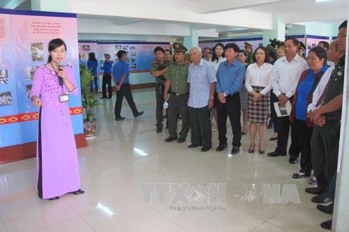 Triển lãm ảnh 'Chủ tịch Hồ Chí Minh với thế hệ trẻ' 